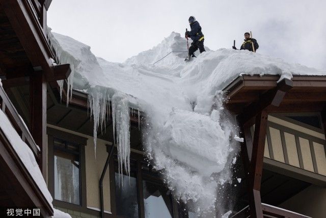 美国加州遭遇新一轮“大气河”风暴：洪水预警，数万人断电