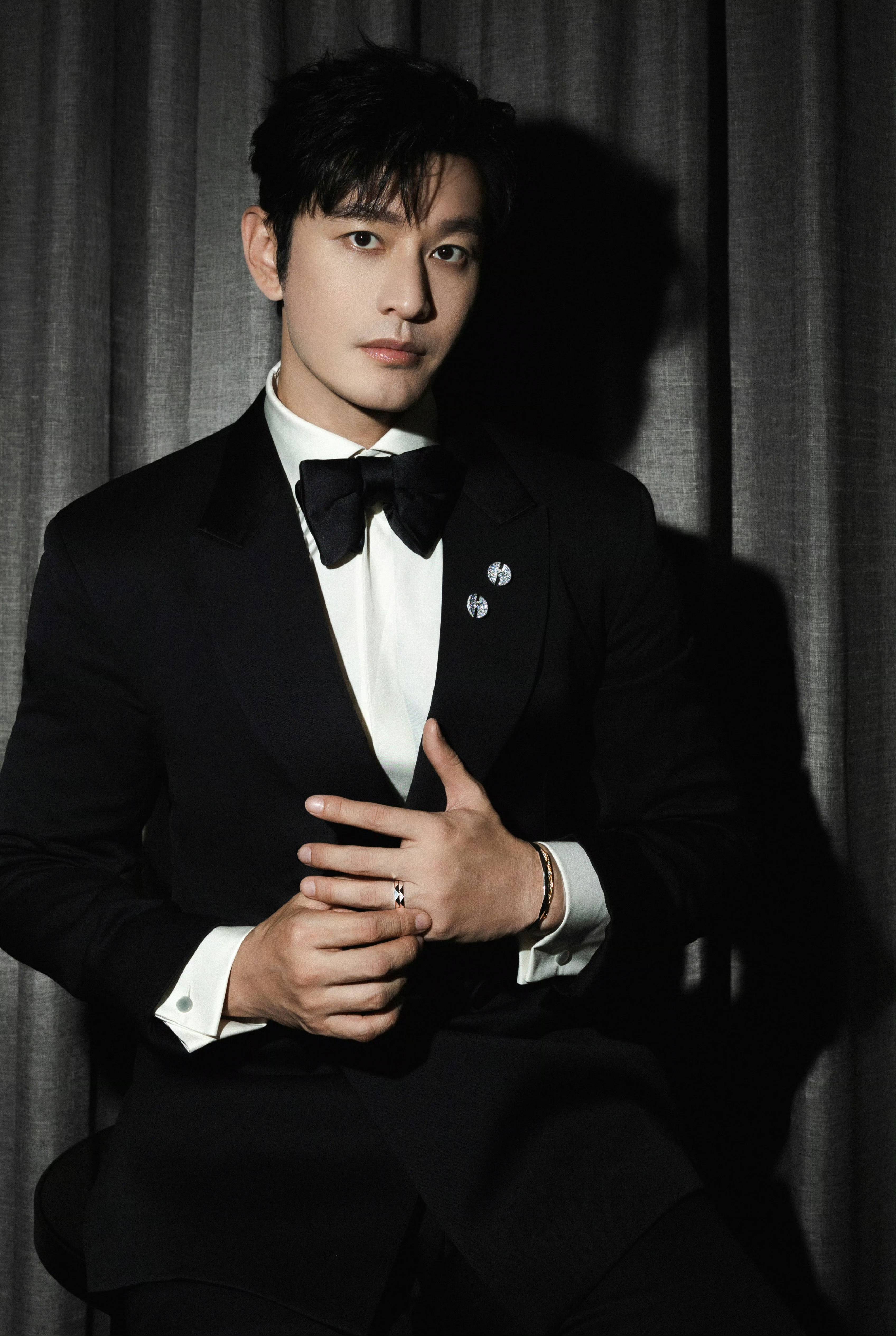 黄晓明捍卫名誉 剧组敬业拍戏新作引期待(图3)